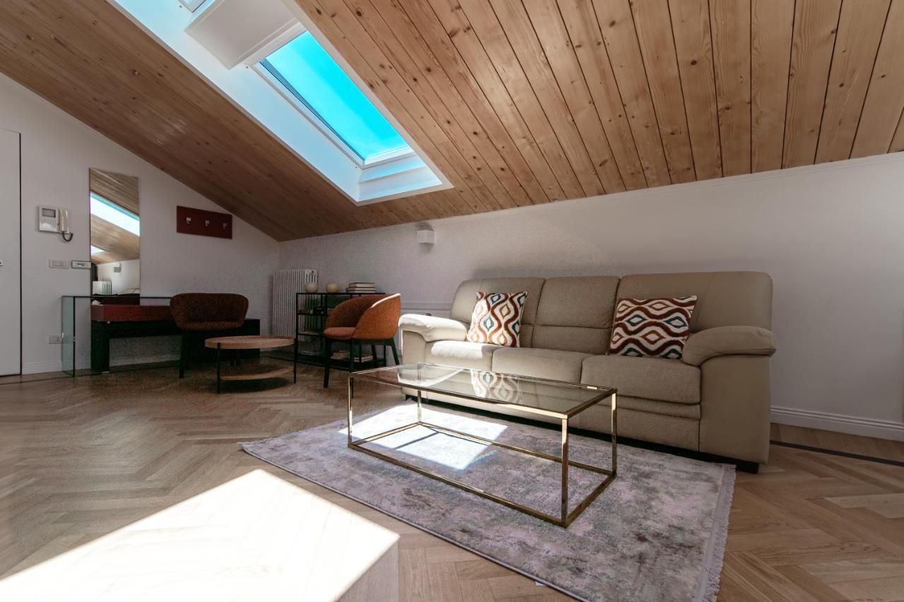 Апартаменты Attic 64 - The House Of Travelers Комо Экстерьер фото